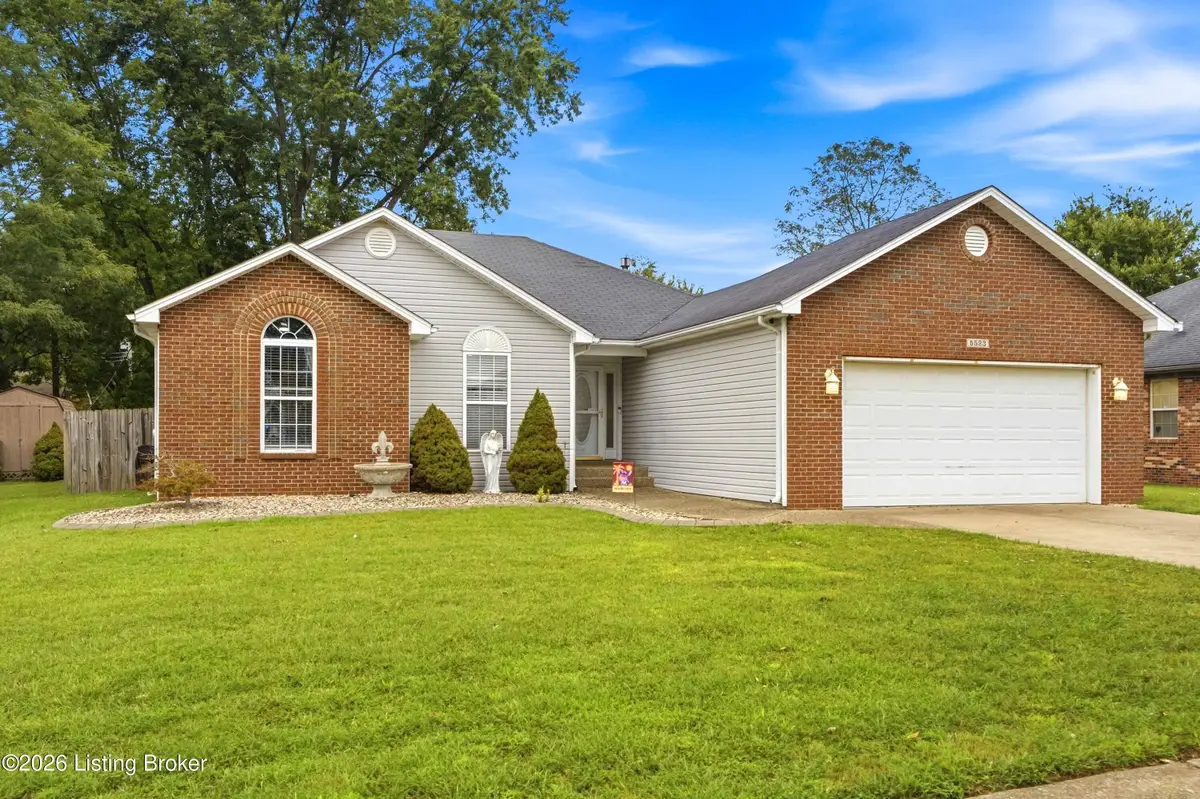 5523 Vevia Pl, Louisville, KY 40272 - #1