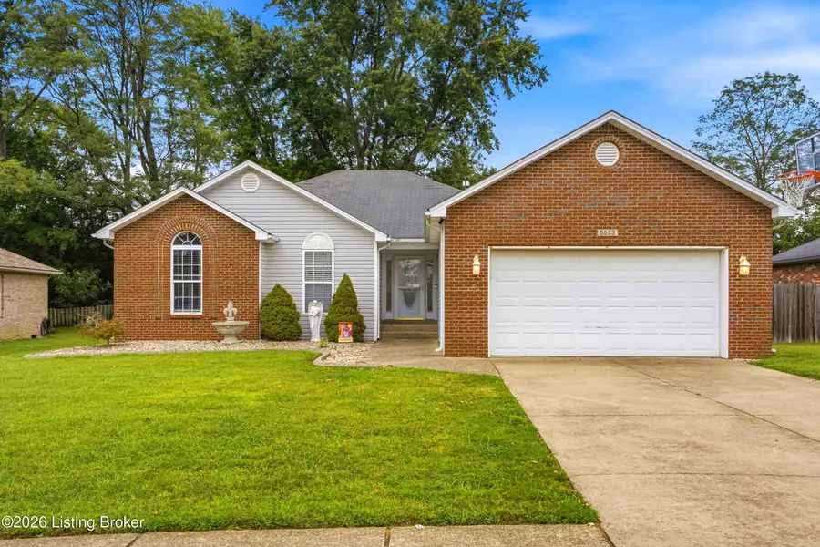 5523 Vevia Pl, Louisville, KY 40272 - #2