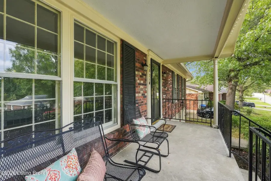 7421 Nottoway Cir, Louisville, KY 40214 - #3