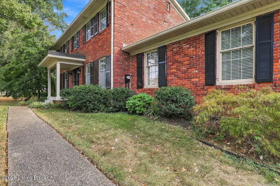 8314 Nottingham Pkwy, Louisville, KY 40222 - #3