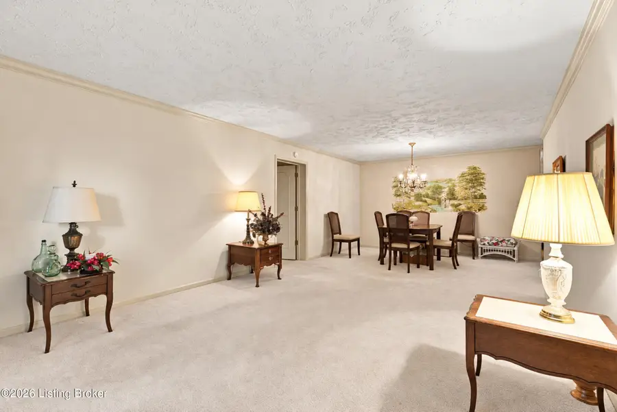 4825 Sherburn Ln #109-B, Louisville, KY 40207 - #3