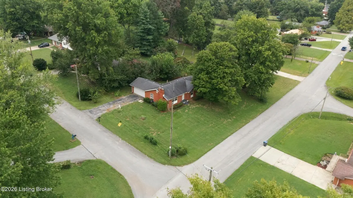 10300 S Dodge Ln, Louisville, KY 40272 - #1