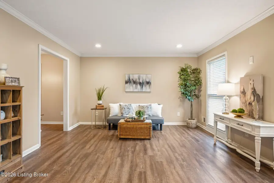 9312 Le Beau Ct, Jeffersontown, KY 40299 - #2