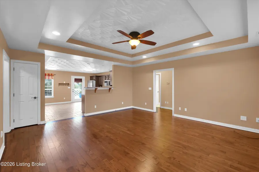 158 Deep Springs Dr, Bardstown, KY 40004 - #3