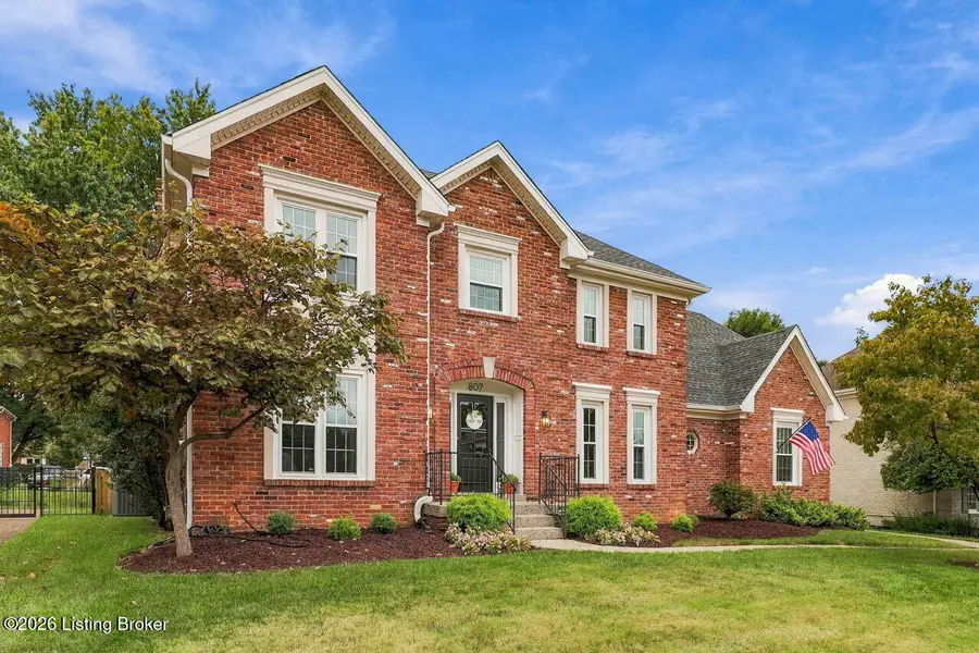 807 Foxfire Dr, Louisville, KY 40223 - #2