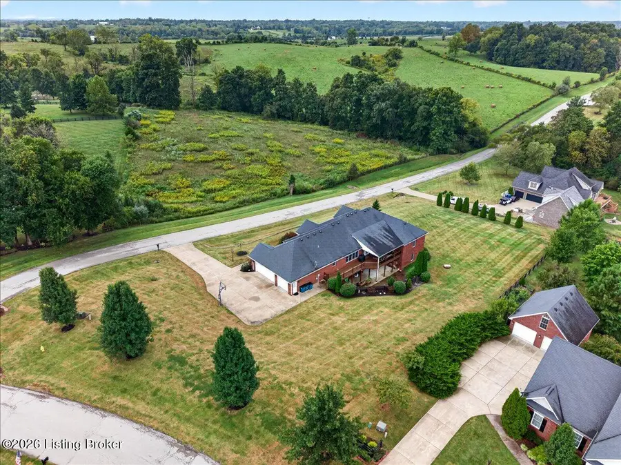 1911 Clarke Pointe Dr, Crestwood, KY 40014 - #2