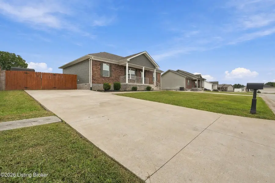 110 Redwood Dr, Bardstown, KY 40004 - #3