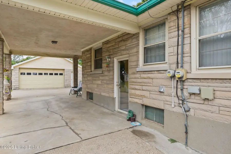 4040 Eden Ln, Louisville, KY 40216 - #3