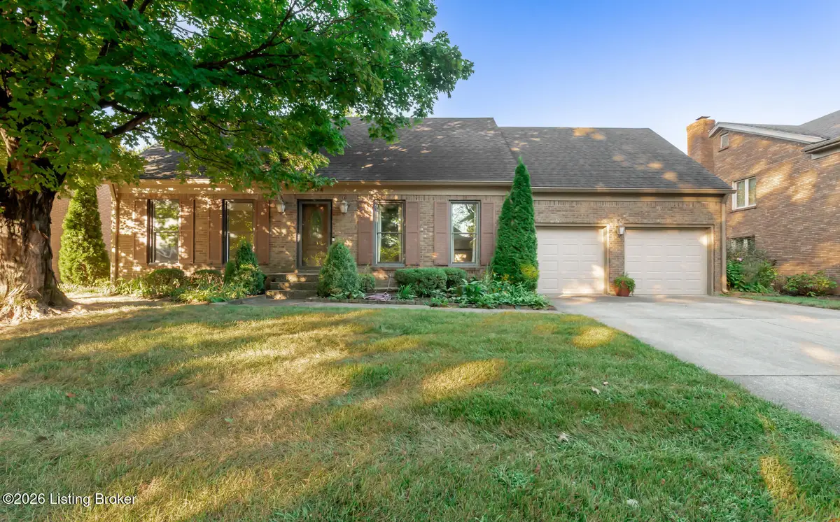 9604 Bay Hill Dr, Louisville, KY 40223 - #1