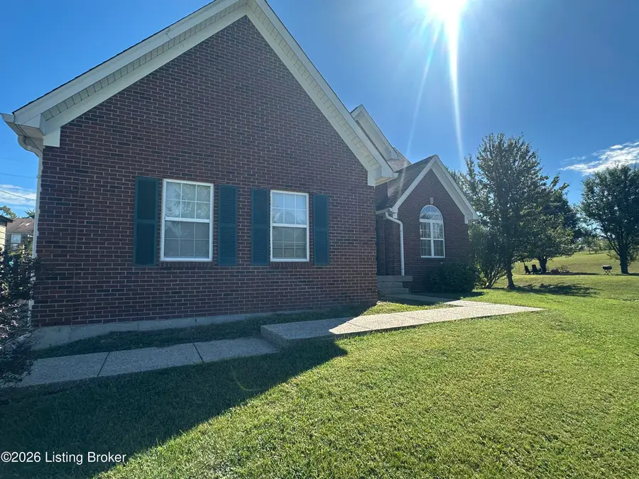 100 E Court Dr, Bedford, KY 40006 - #3