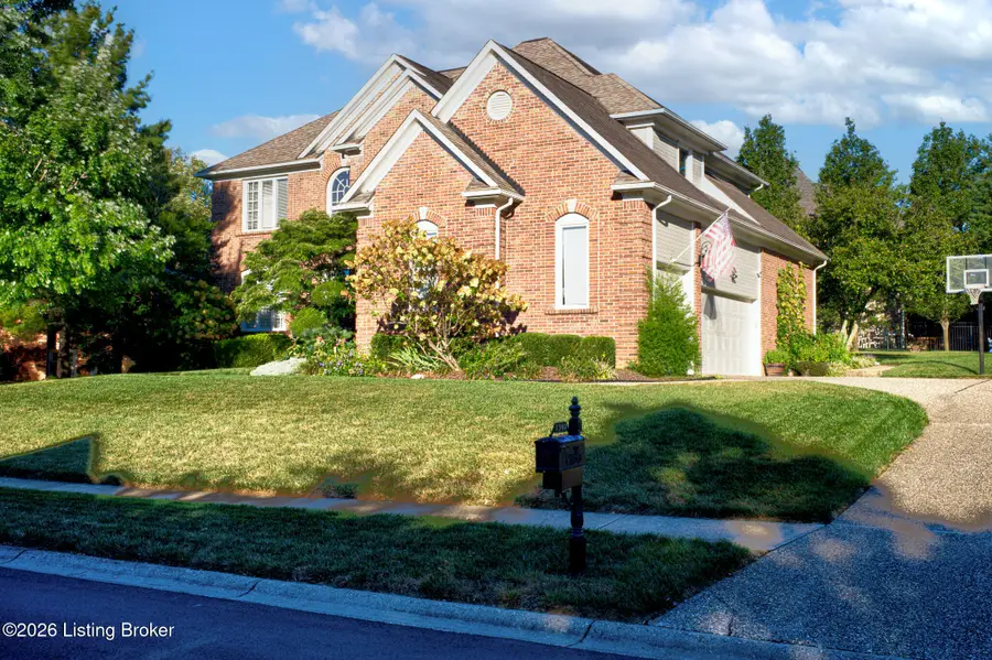 1302 Isleworth Dr, Louisville, KY 40245 - #2