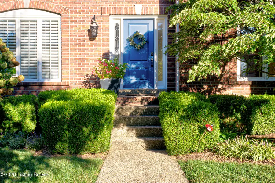1302 Isleworth Dr, Louisville, KY 40245 - #3
