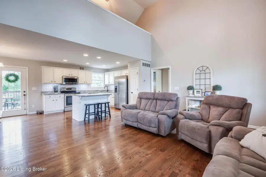 197 Stonecrest Dr, Fisherville, KY 40023 - #3