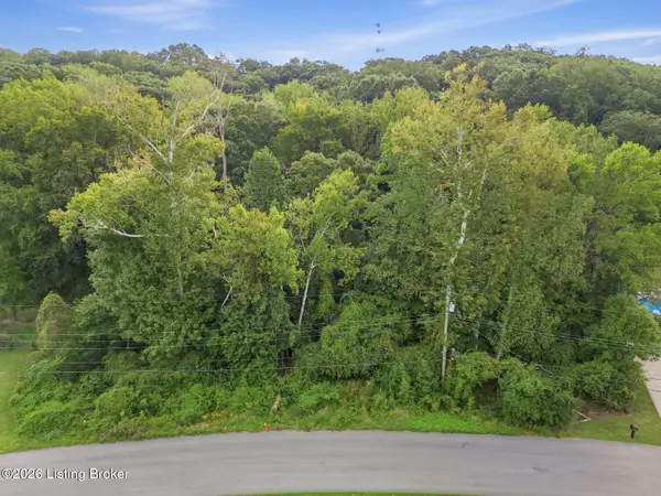 6403 Oak Valley Dr, Louisville, KY 40214