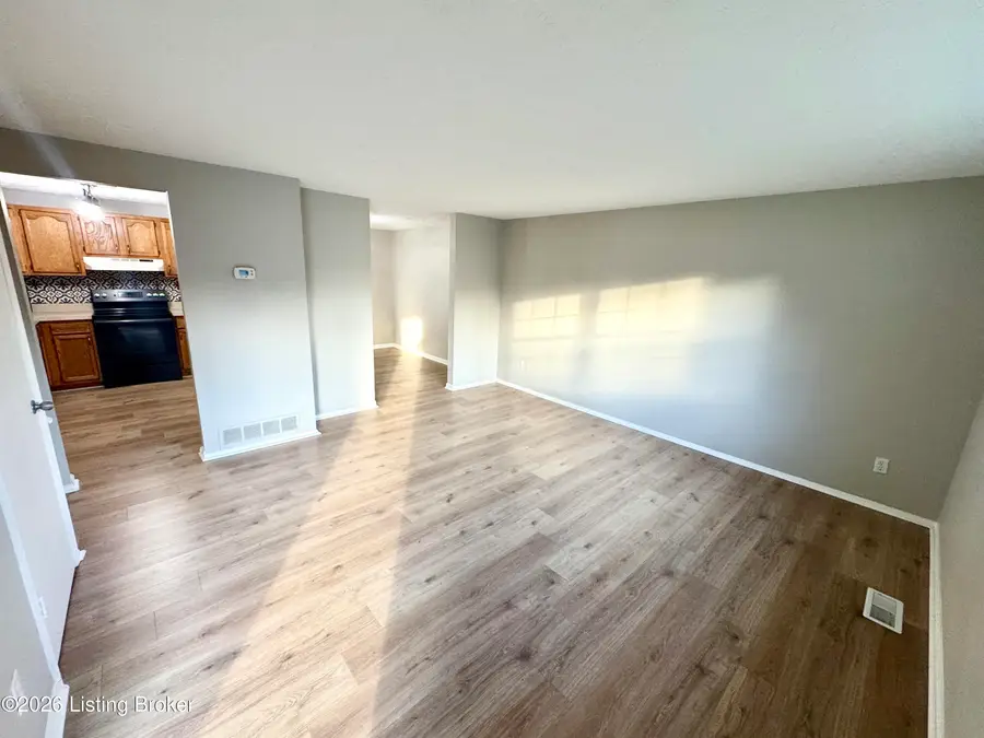 8600 Montrie Ct, Louisville, KY 40219 - #2