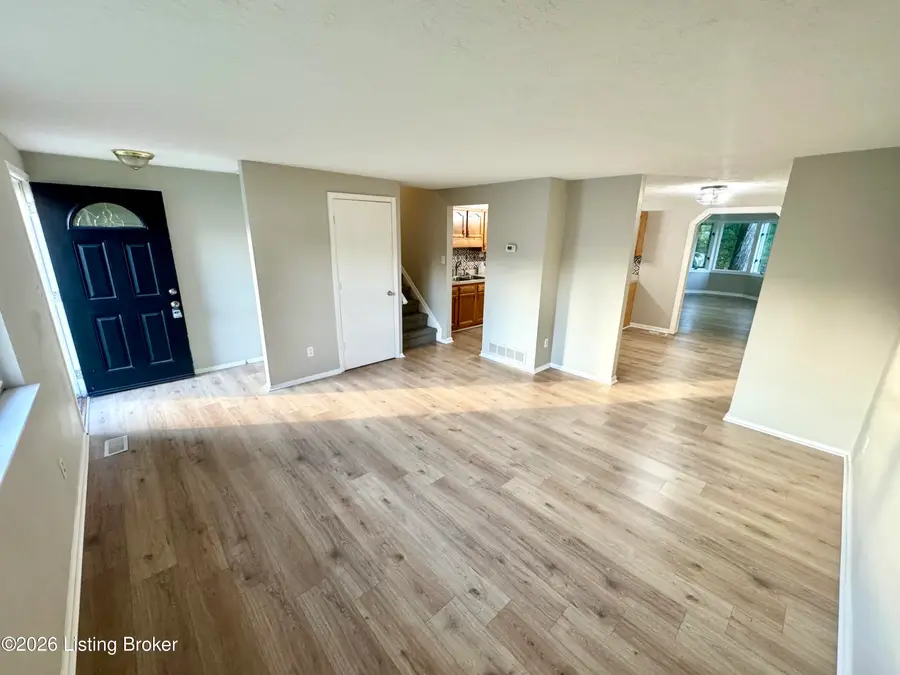 8600 Montrie Ct, Louisville, KY 40219 - #3