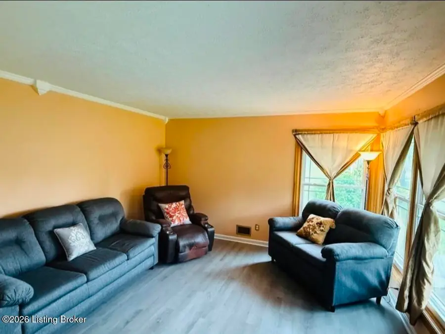 3608 Nellie Bly Dr, Louisville, KY 40213 - #2
