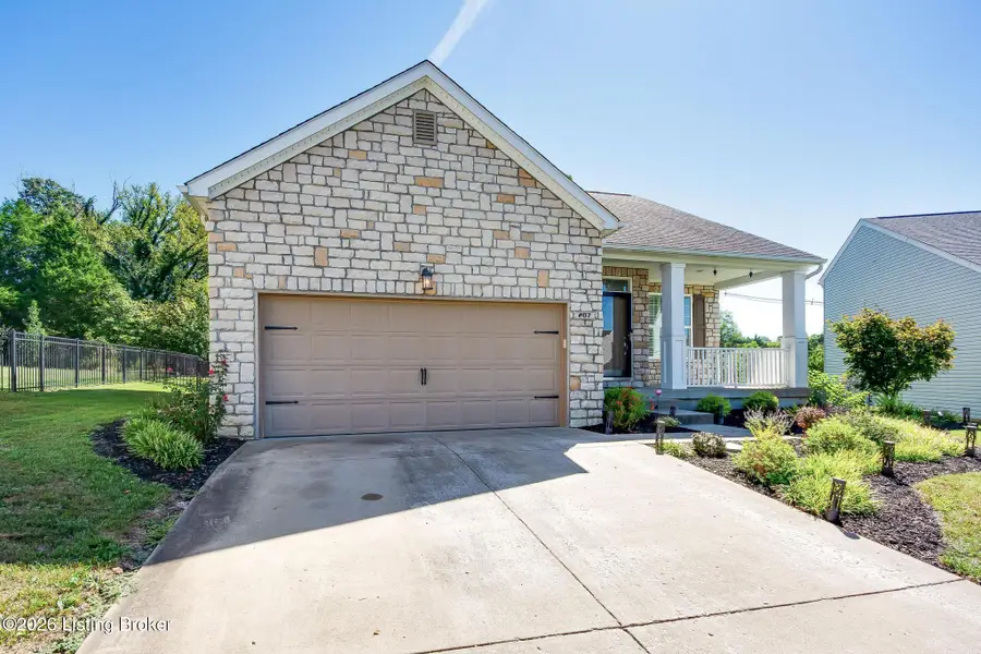 207 Brookfield Hills Ct, Louisville, KY 40245 - #3