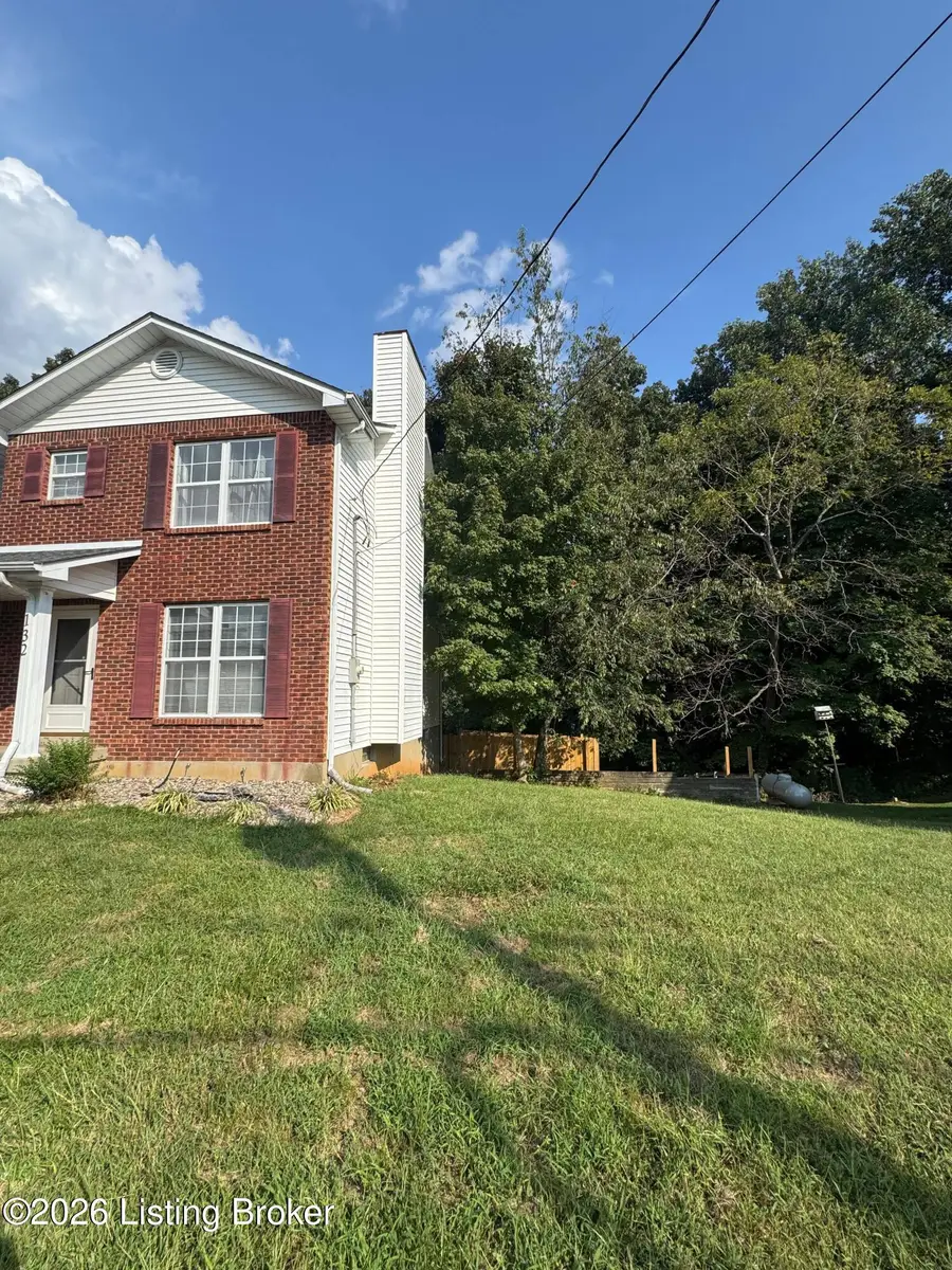 132 Wintergreen Dr, Radcliff, KY 40160 - #2