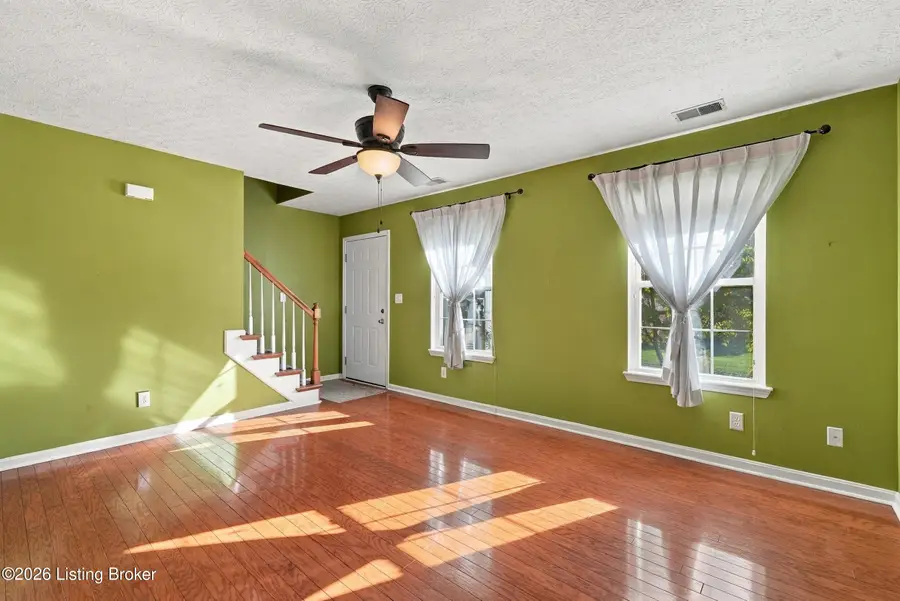 9008 Sagebrush Ct, Louisville, KY 40228 - #3