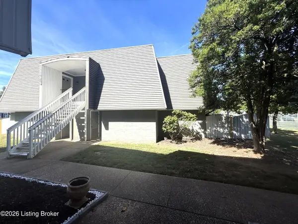 902 La Fontenay Ct, Louisville, KY 40223