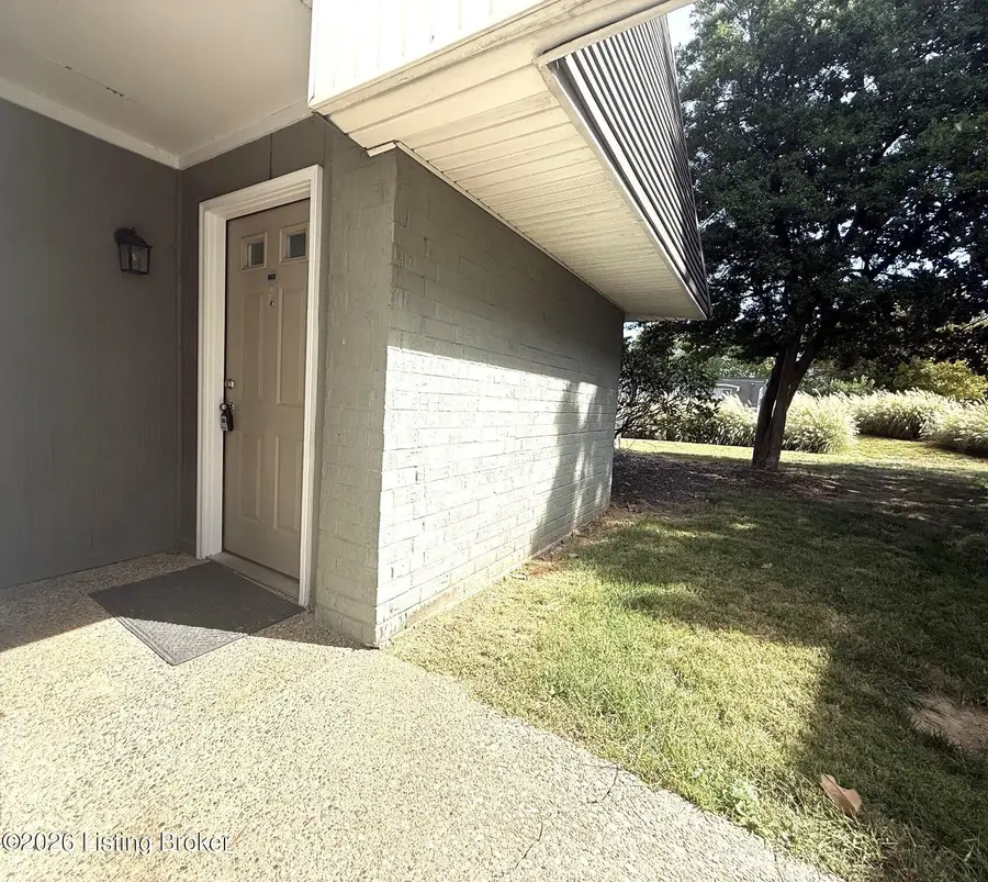 902 La Fontenay Ct, Louisville, KY 40223 - #2