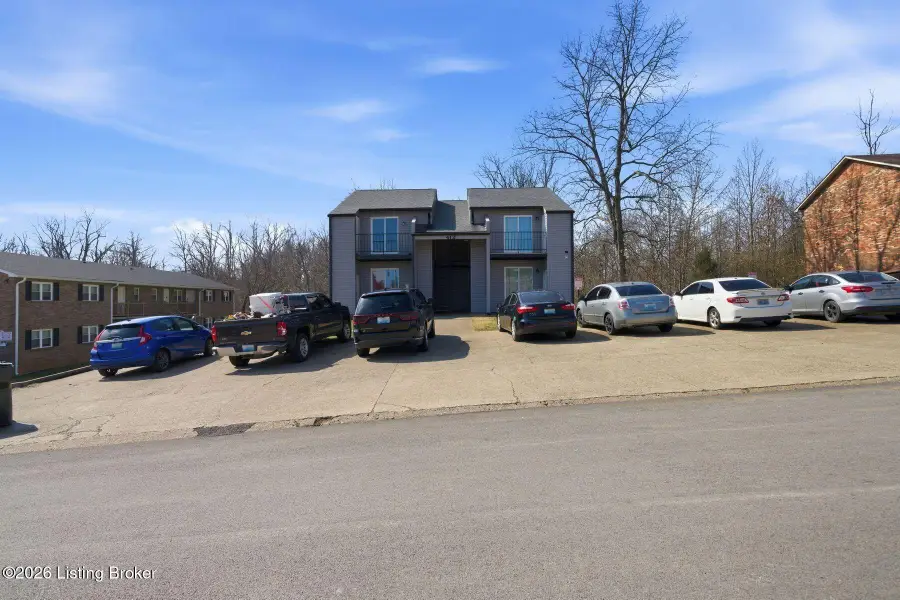 412 Wood Creek Dr, Radcliff, KY 40160 - #3