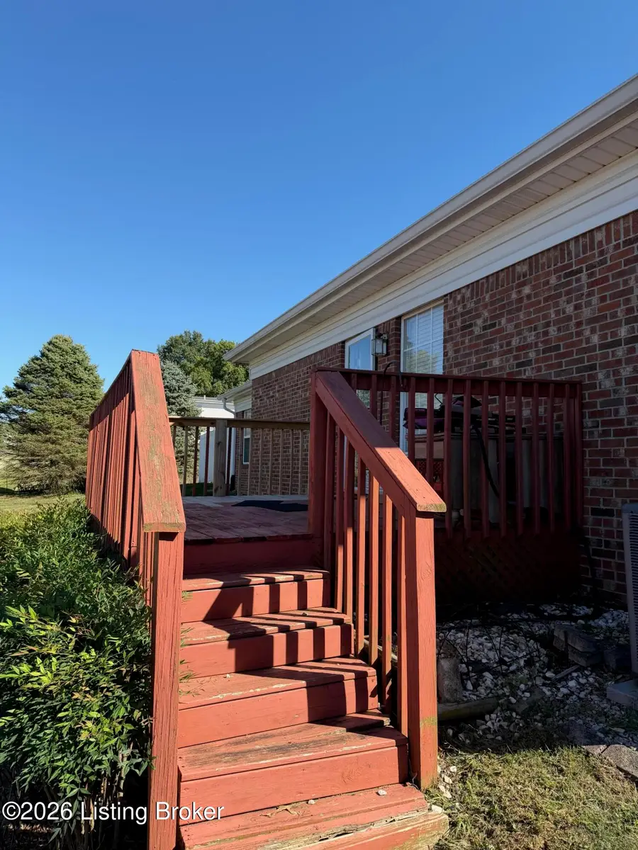 8625 Applegate Village Dr, Louisville, KY 40219 - #3