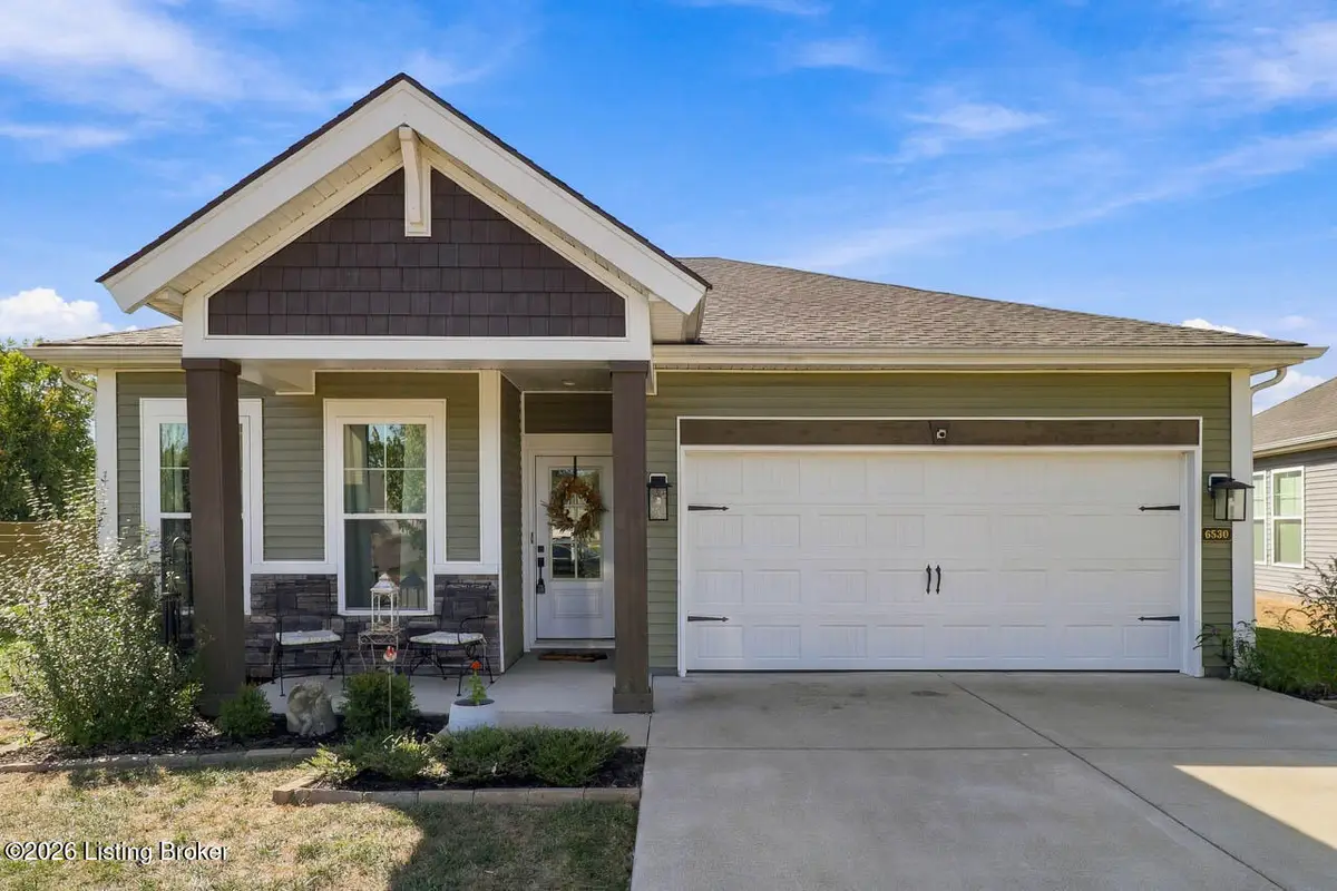 6530 Oak Village Dr, Louisville, KY 40228 - #1