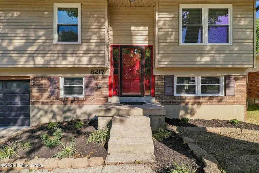 8217 Candleglow Ln, Louisville, KY 40214 - #3