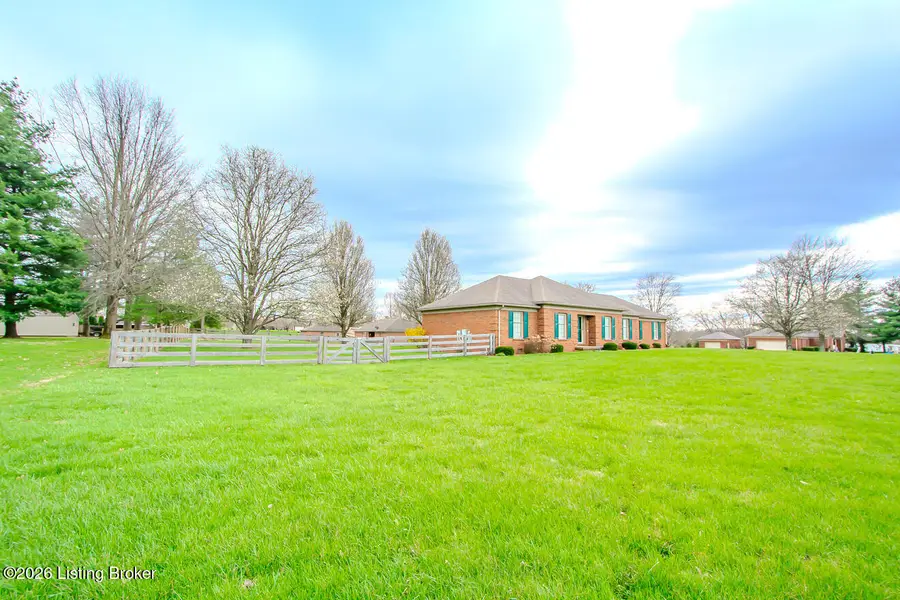 1001 Navajo Dr, Bardstown, KY 40004 - #3