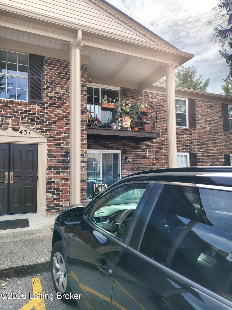 431 Logsdon Ct, Douglass Hills, KY 40243 - #2