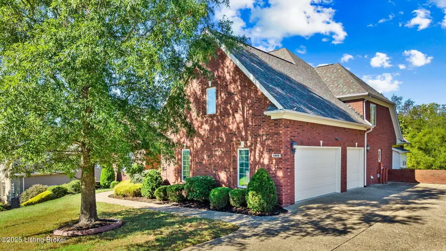 8809 Duck Crossing Ln, Louisville, KY 40291 - #3