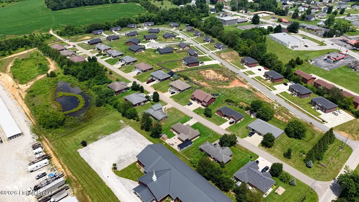 124 Wood Ln, Hodgenville, KY 42748 - #1