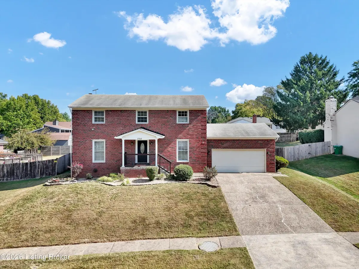 7703 Sunbury Ln, Louisville, KY 40220 - #1