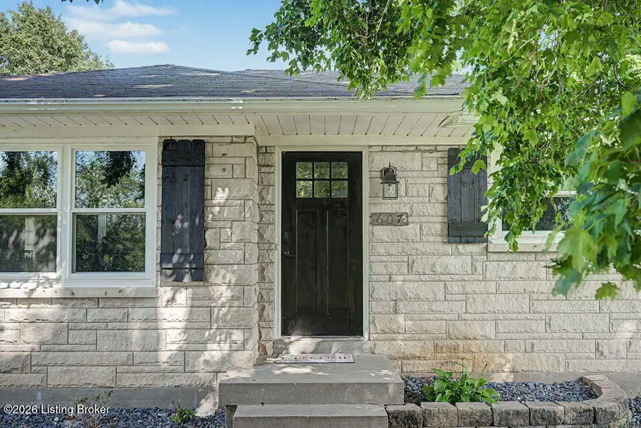 607 Christman Ln, Shepherdsville, KY 40165 - #2