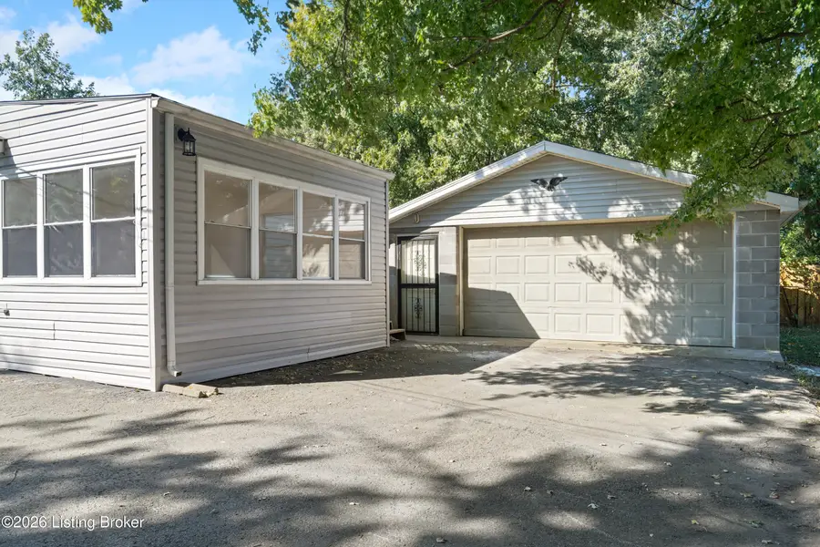 124 Melody Ln, Louisville, KY 40229 - #3