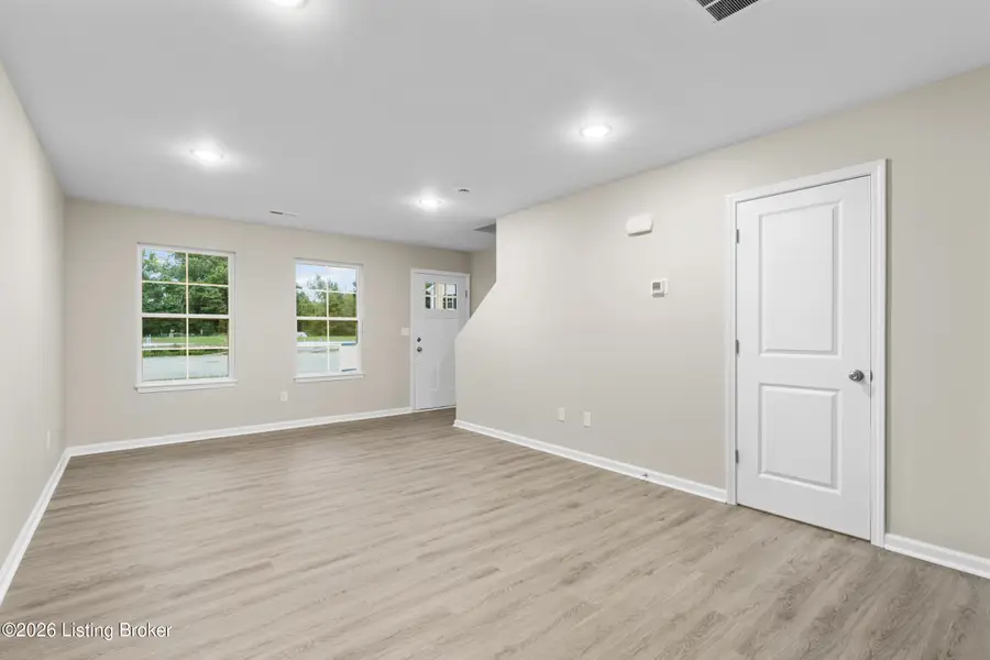 3209 Maldon Ct, Louisville, KY 40216 - #2