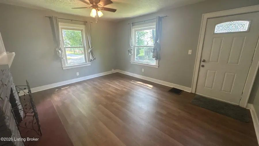 6901 Waller Ln, Louisville, KY 40258 - #3