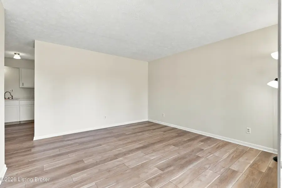 9719 Lake Elkhorn Dr, Louisville, KY 40291 - #3