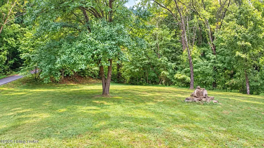 584 W Beech Grove Rd, Shepherdsville, KY 40165 - #3