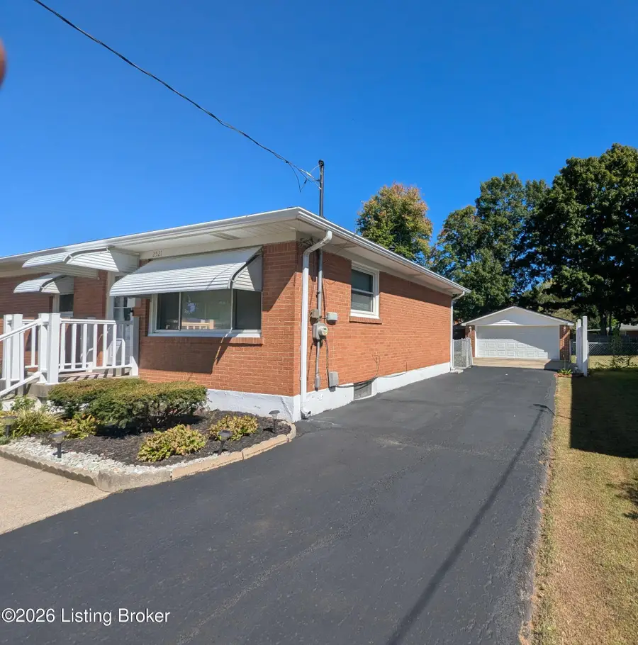 2521 Adrienne Way, Louisville, KY 40216 - #3