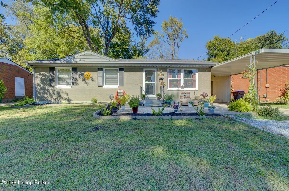 5411 Alicante Ln, Louisville, KY 40272 - #1