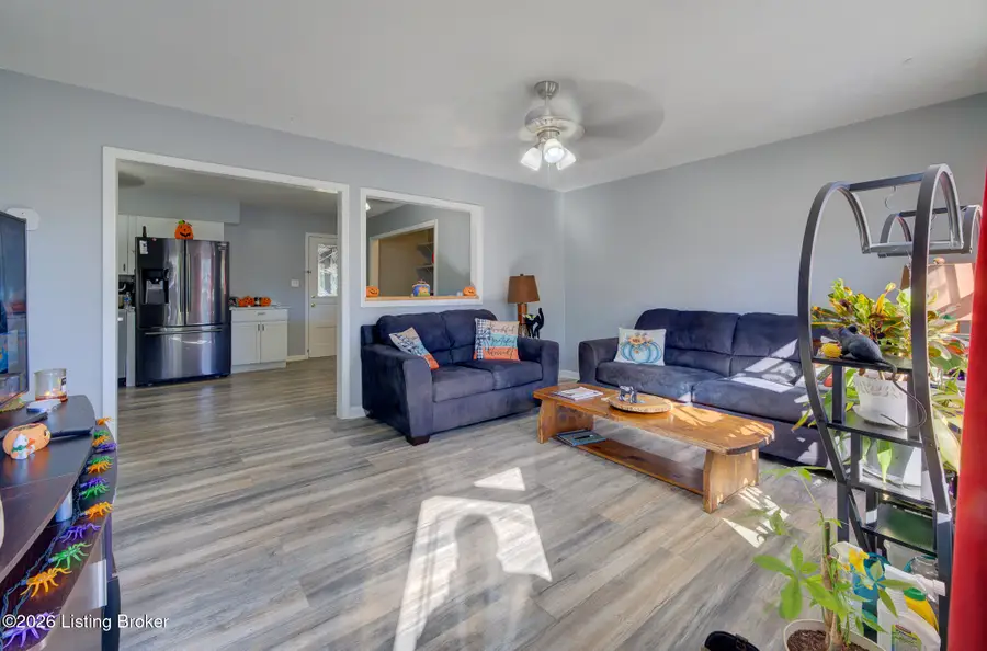 5411 Alicante Ln, Louisville, KY 40272 - #2