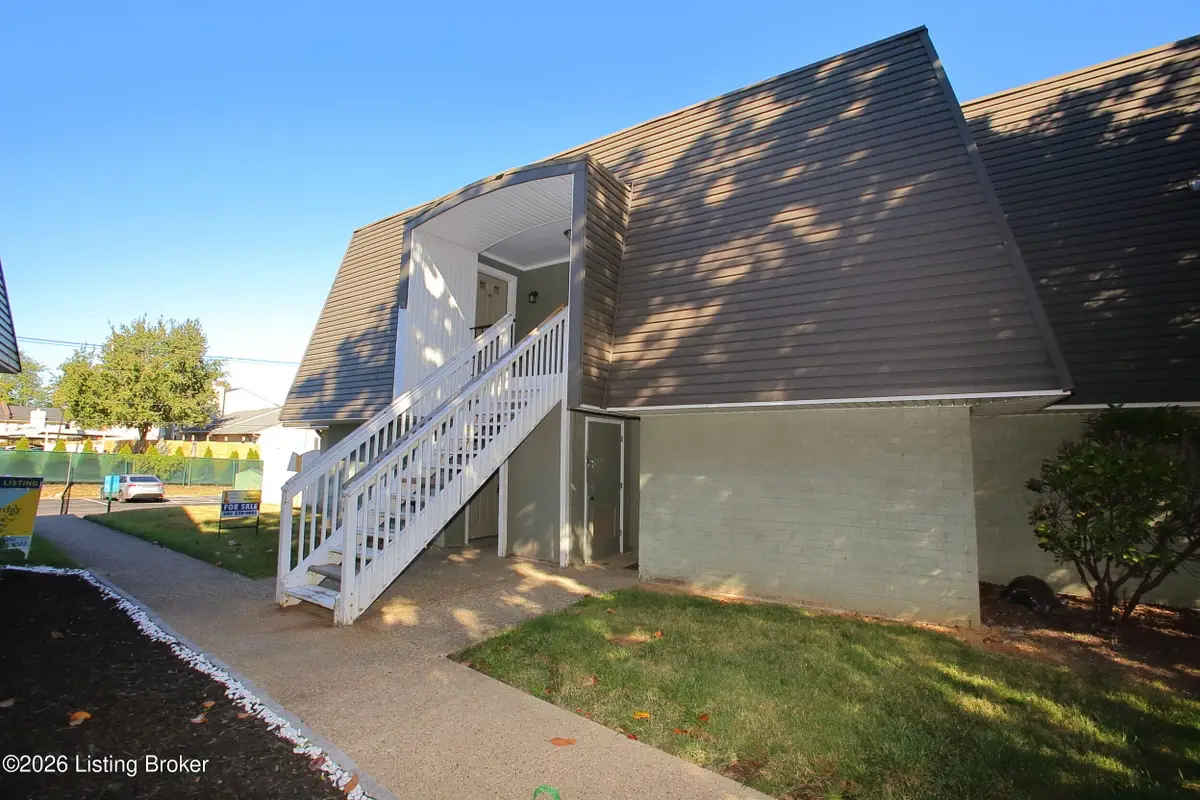 900 La Fontenay Ct, Louisville, KY 40223 - #1