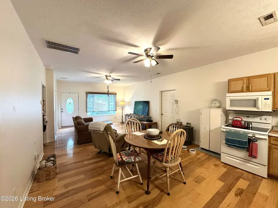 142 Poplar Cir, New Haven, KY 40051 - #3