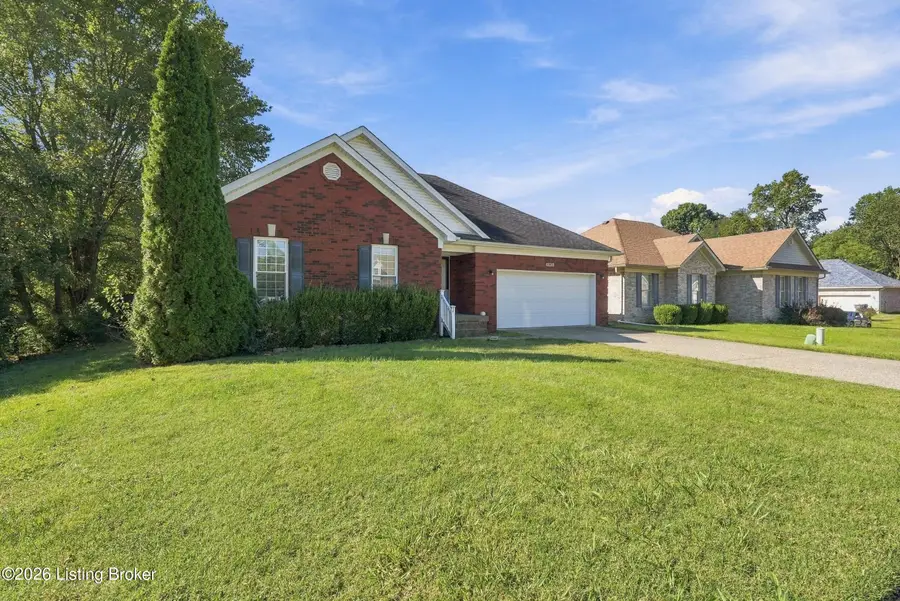 6902 Barbrook Rd, Louisville, KY 40258 - #2