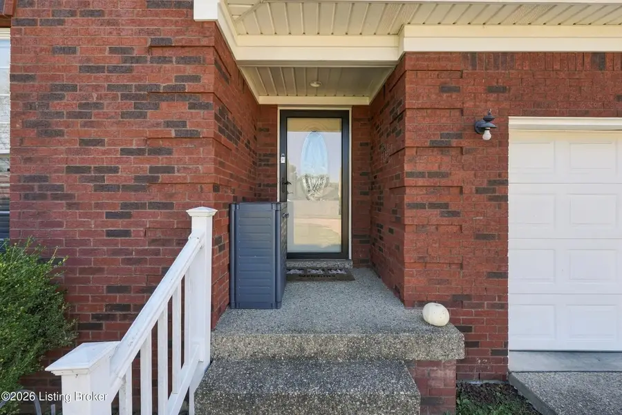 6902 Barbrook Rd, Louisville, KY 40258 - #3