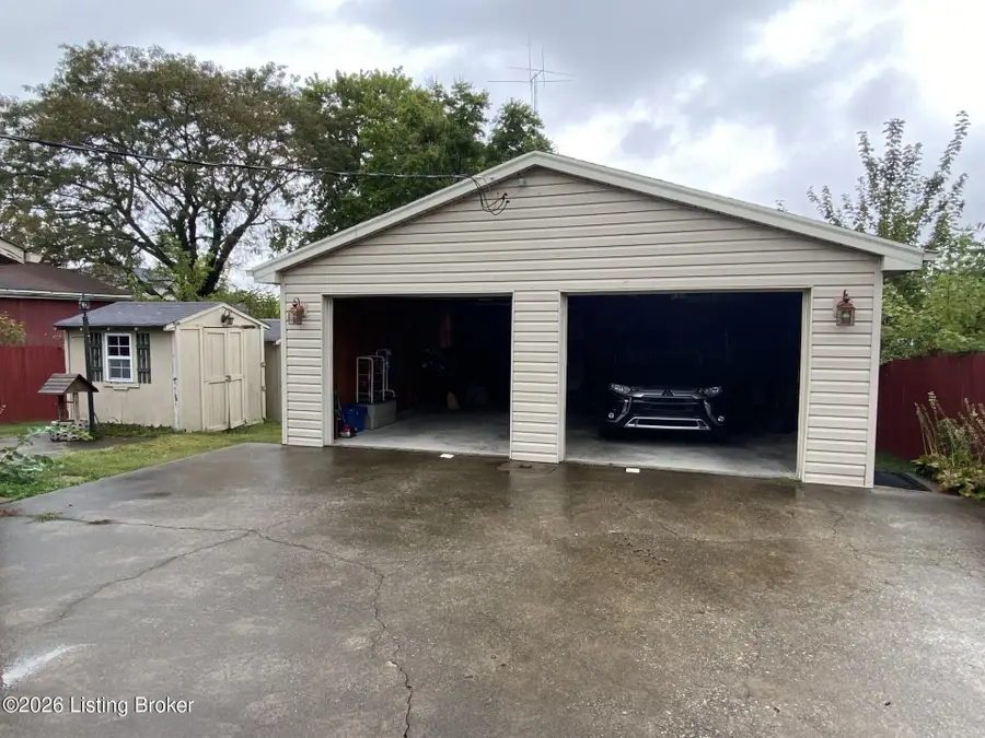 3705 Arcadia Ct, Louisville, KY 40229 - #2