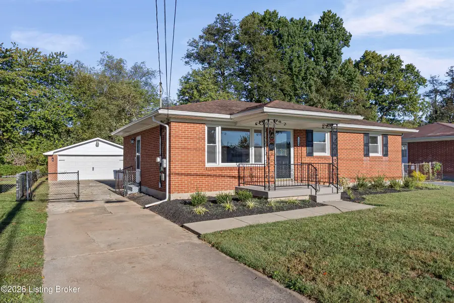 4444 Charlotte Ann Dr, Louisville, KY 40216 - #2